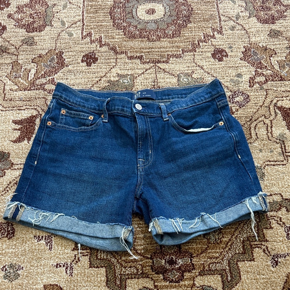 GAP denim 5” shorts size 6